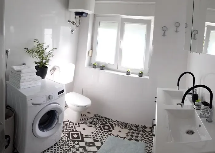 Appartement Lili In Pet Friendly, Free Parking *