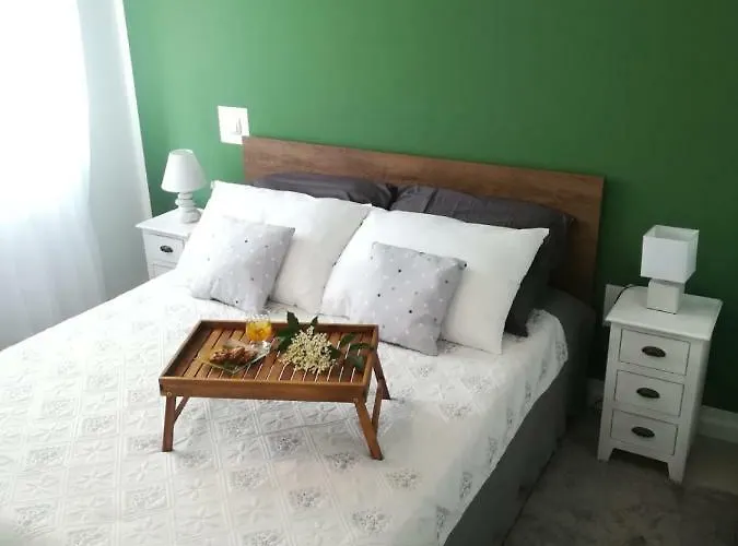Lili In Pet Friendly, Free Parking Appartement
