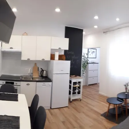 Apartment Lili In Pet Friendly, Free Parking *